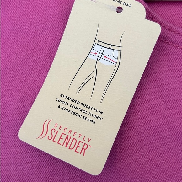 St. John’s Bay NWT Bubble Gum Pink Mid-Rise Plus size Capris 28W - Picture 7 of 9